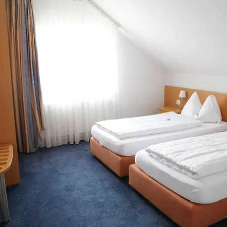 + Restaurant Ochsen 3* Niederuzwil