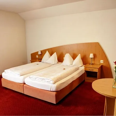 + Restaurant Ochsen 3* Niederuzwil